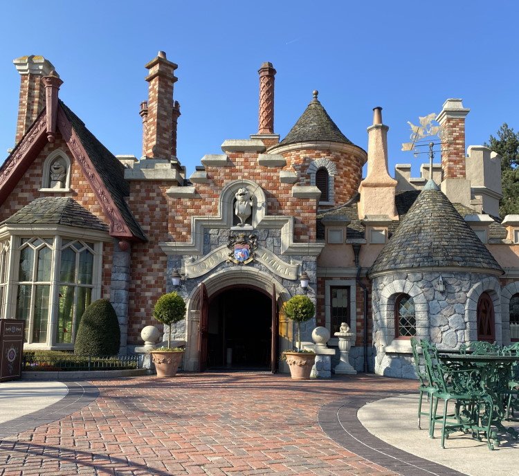 dlp-restaurant-toad-hall-02.jpeg