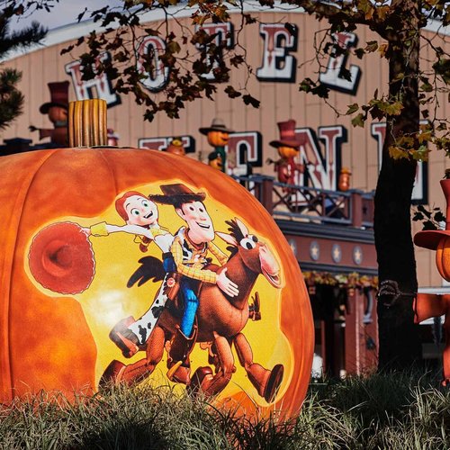 n037131_2030jan22_world_seasonal-product-festival-halloween-disney-2022_16-9_tcm756-265163$w~1960$p~1$f~jpg