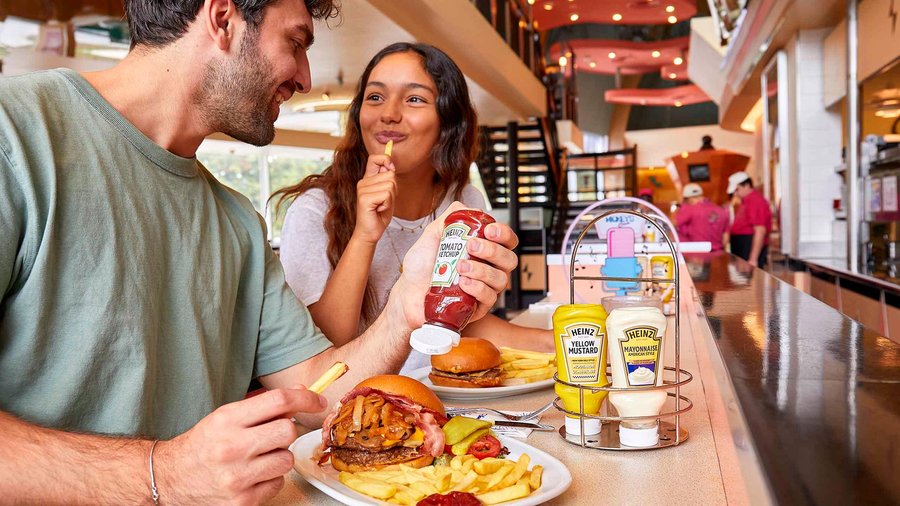 n039320_2026jan10_world_corporate-alliance-partner-dlp-kraft-heinz-annettes-diner-restaurant_16-9_tcm756-273738$p~1$f~jpg